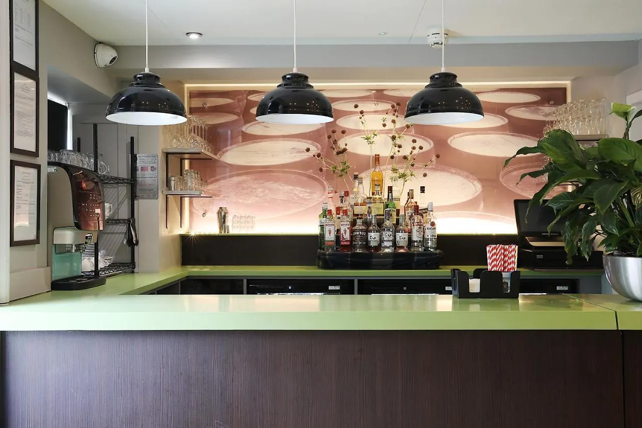 Cairn Hotel & Apartments Edinburgh Aparthotel