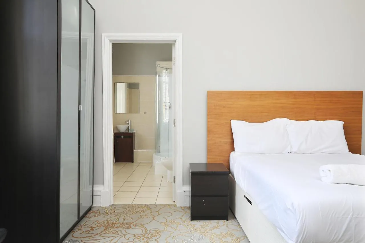 Cairn Hotel & Apartments Edinburgh 3*,