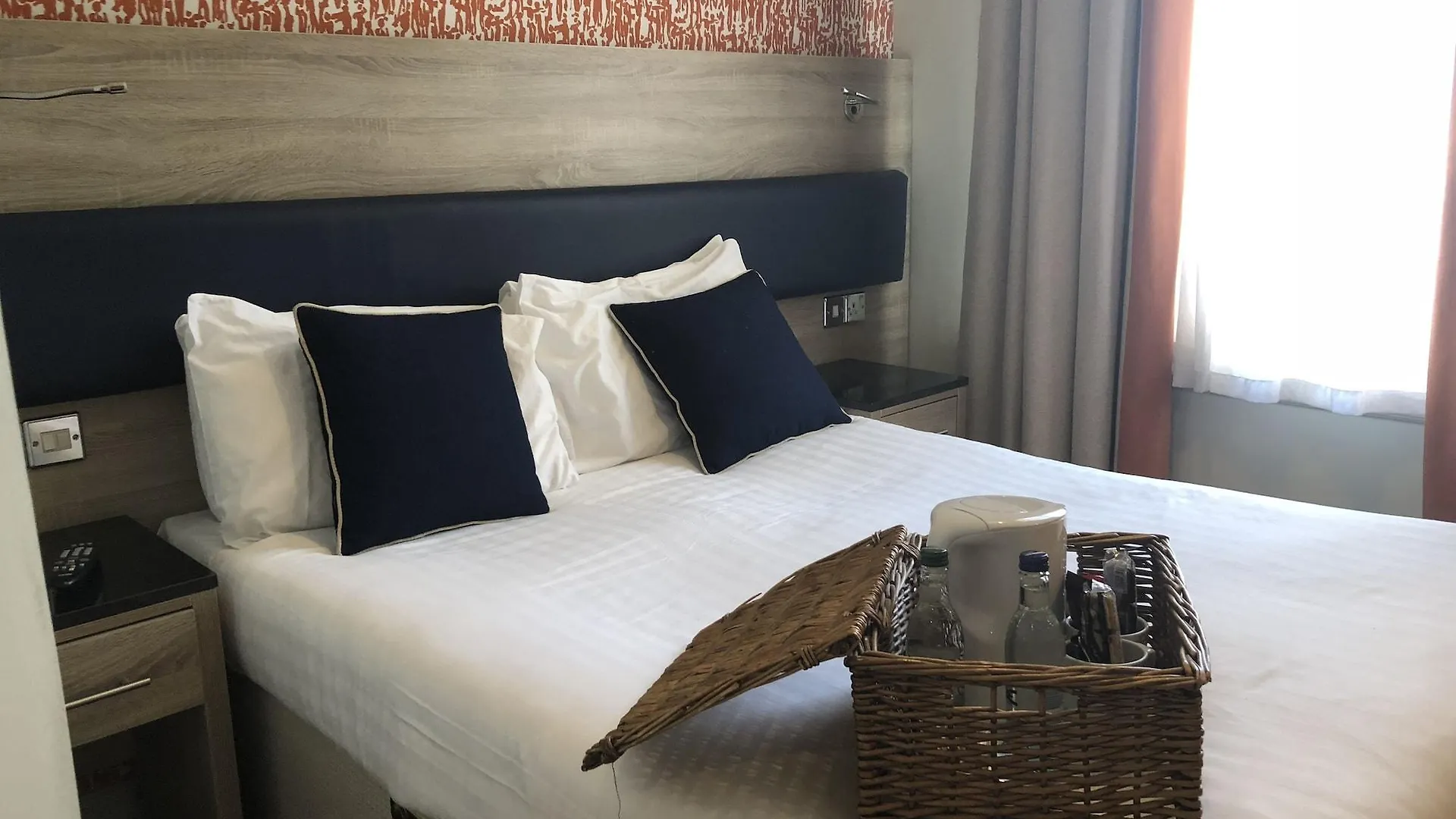 Cairn Hotel & Apartments Edinburgh
