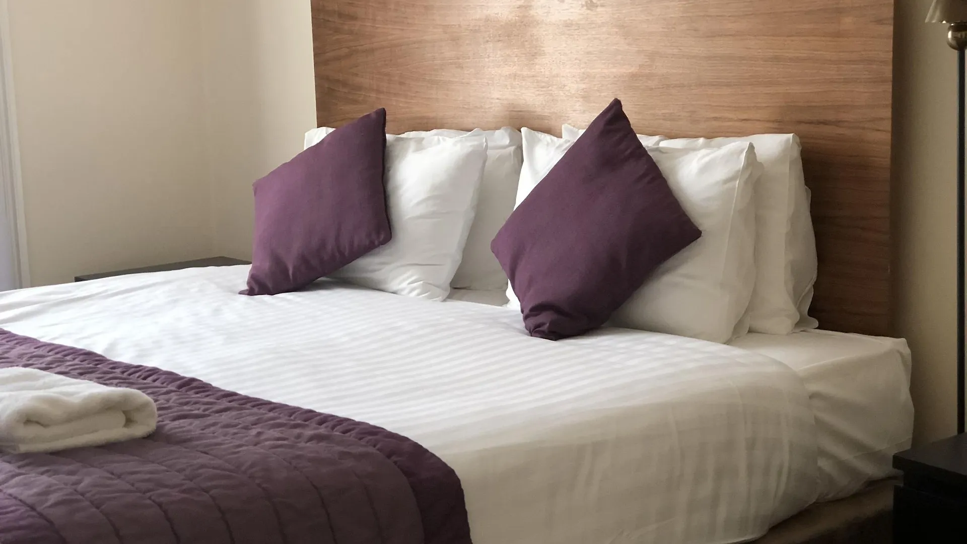 Cairn Hotel & Apartments Edimburgo Apartahotel