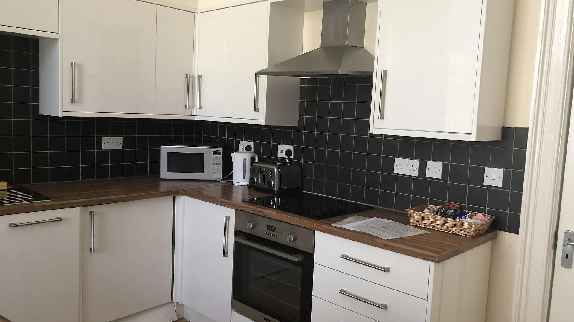 Cairn Hotel & Apartments Edimburgo 3*,
