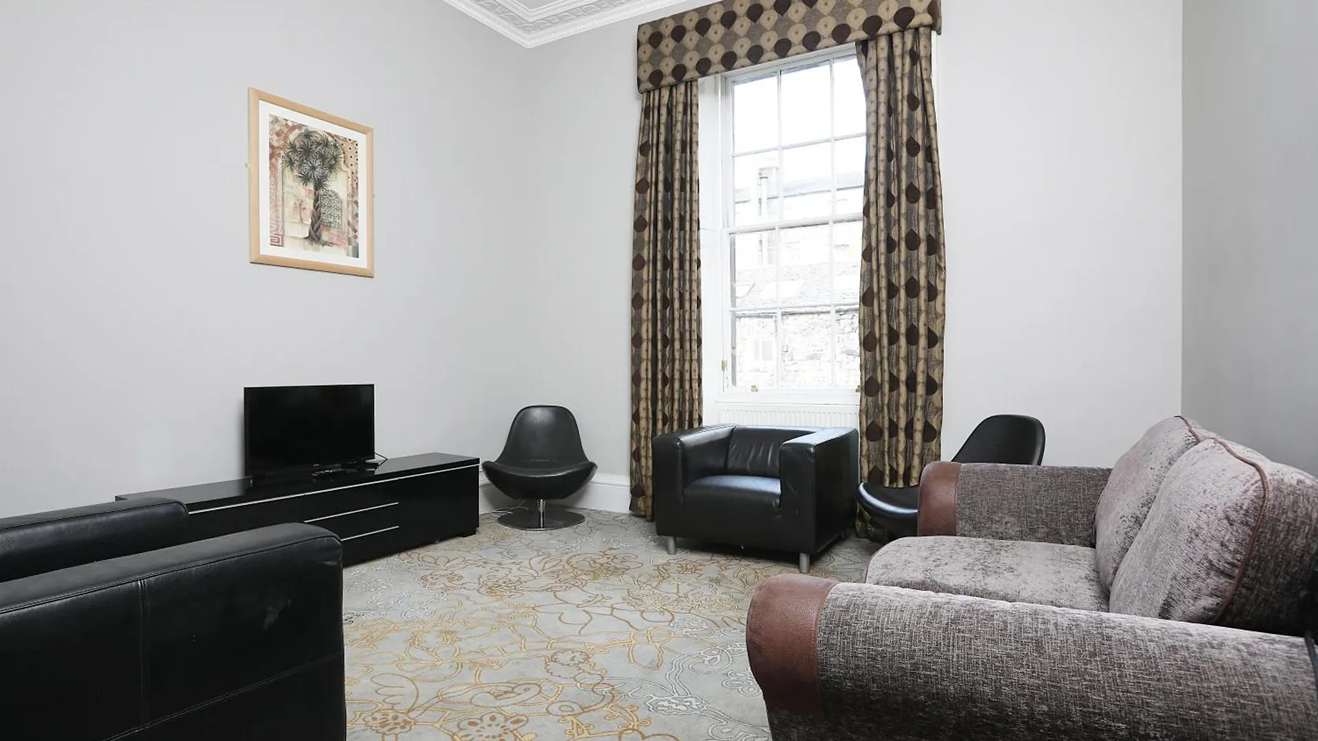 Cairn Hotel & Apartments Edimburgo Apartahotel